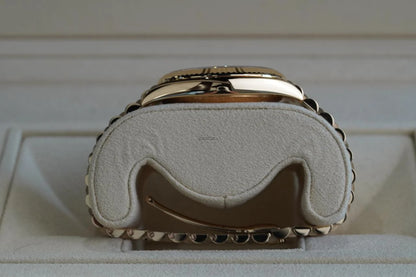 Rolex Day-Date 40 UNWORN DayDate 40mm White Roman Dial Yellow Gold Condition: New | Original box | Original paper