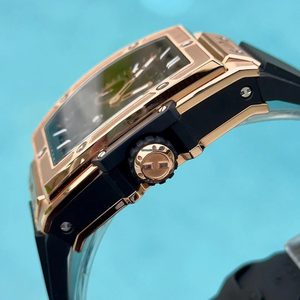 Hublot Spirit of Big Bang Meca-10 King Gold - Full Set - 614.OX.1180.RX Stunning and Immaculate Full Set