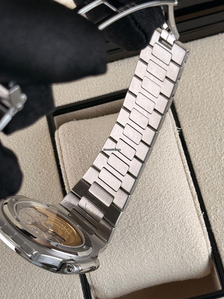 Patek Philippe Nautilus Box & Archive Papers Used (Very good) | Year of production 2007 | Original box | No original papers